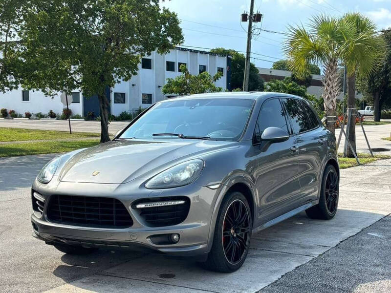 2014 Porsche Cayenne GTS