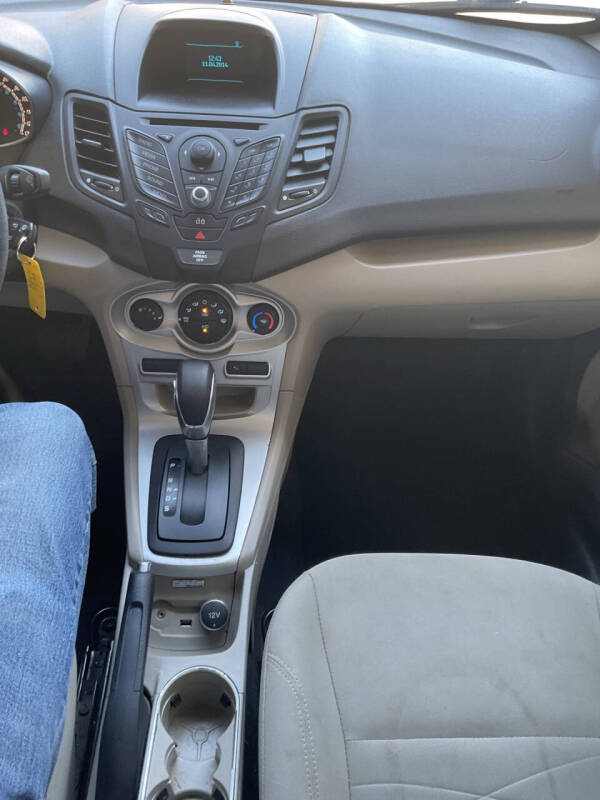 2015 Ford Fiesta SE