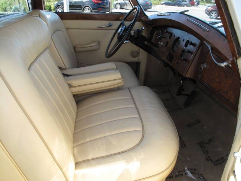 1956 Rolls-Royce Silver Wraith