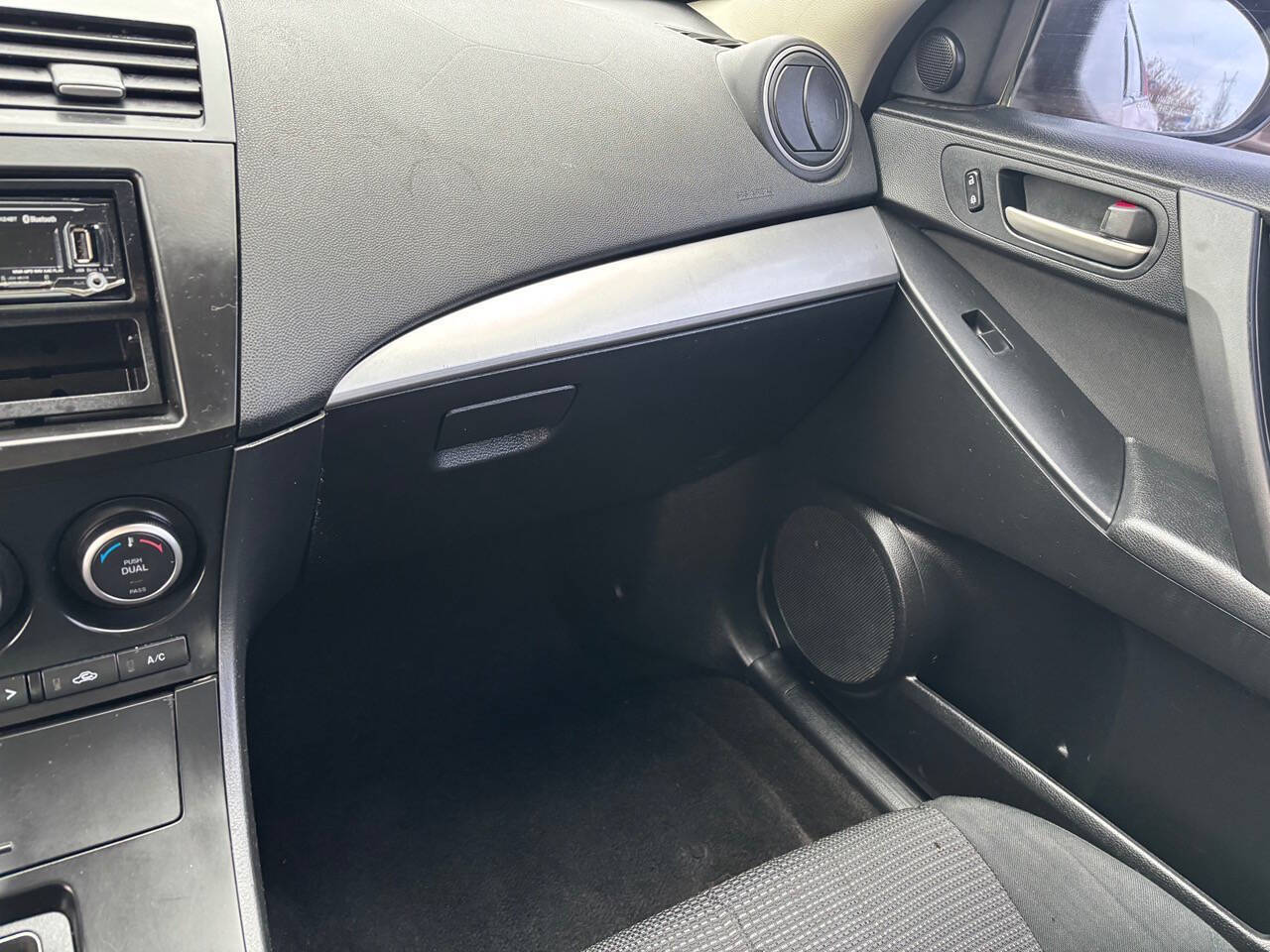 Red 2013 Mazda Mazda3 i Touring i Touring 4dr Sedan 6A 14