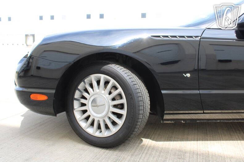 2004 Ford Thunderbird Deluxe