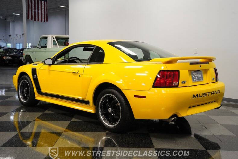 2004 Ford Mustang GT Deluxe