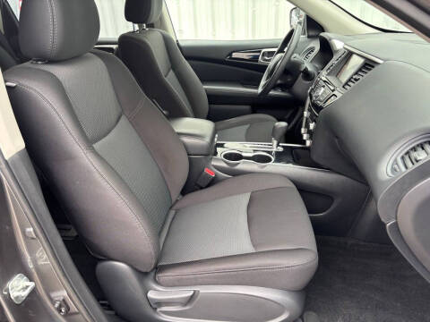 2020 Nissan Pathfinder S