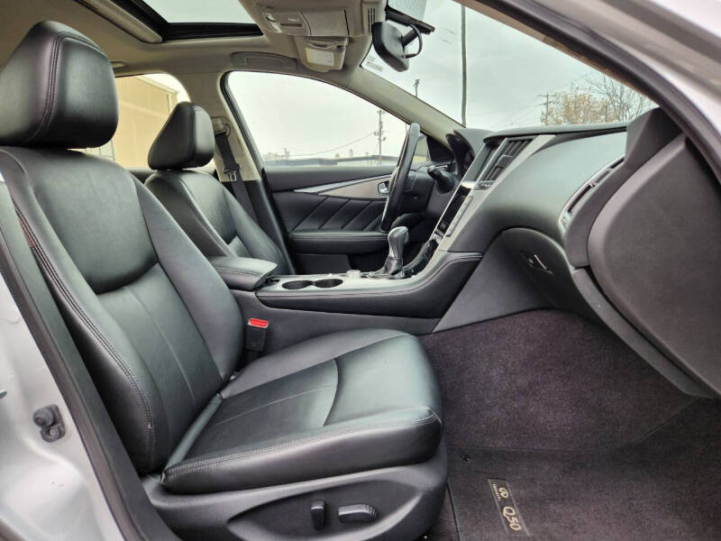 2015 Infiniti Q50 Premium