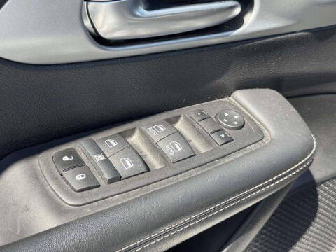 2024 Chrysler Pacifica Plug-In Hybrid Select