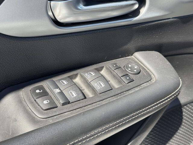 2024 Chrysler Pacifica Plug-In Hybrid Select