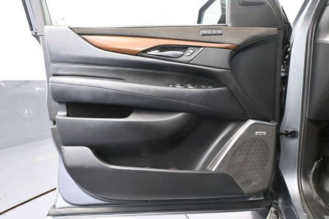 2018 Cadillac Escalade Luxury