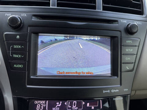 2014 Toyota Prius v Five
