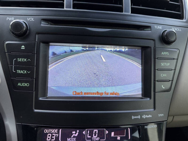 2014 Toyota Prius v Five