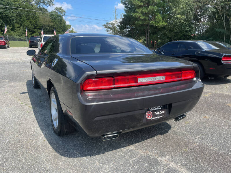 2013 Dodge Challenger SXT