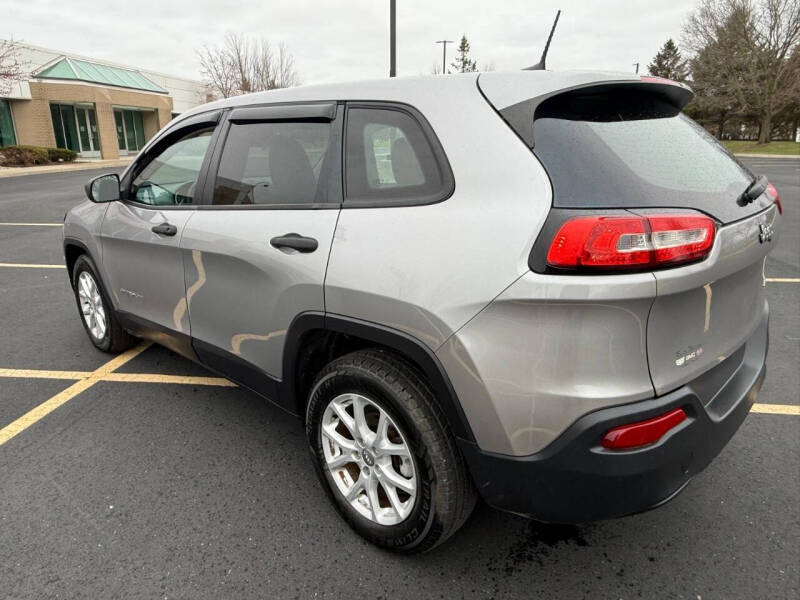 2017 Jeep Cherokee Sport