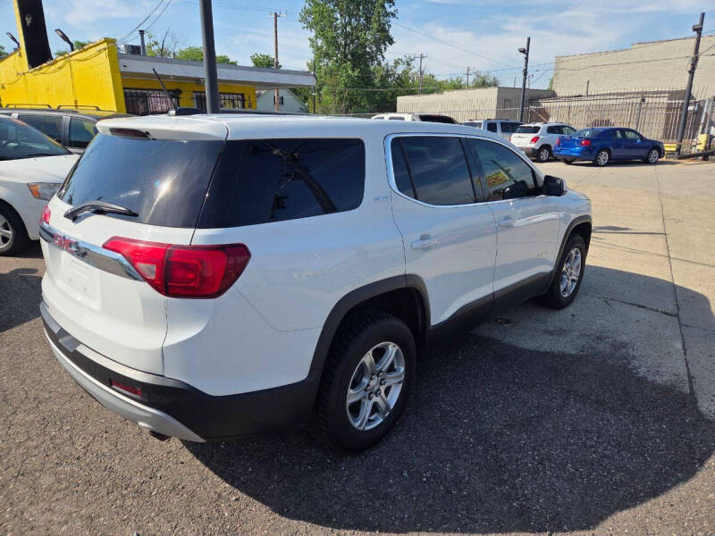 2017 GMC Acadia SLE-1