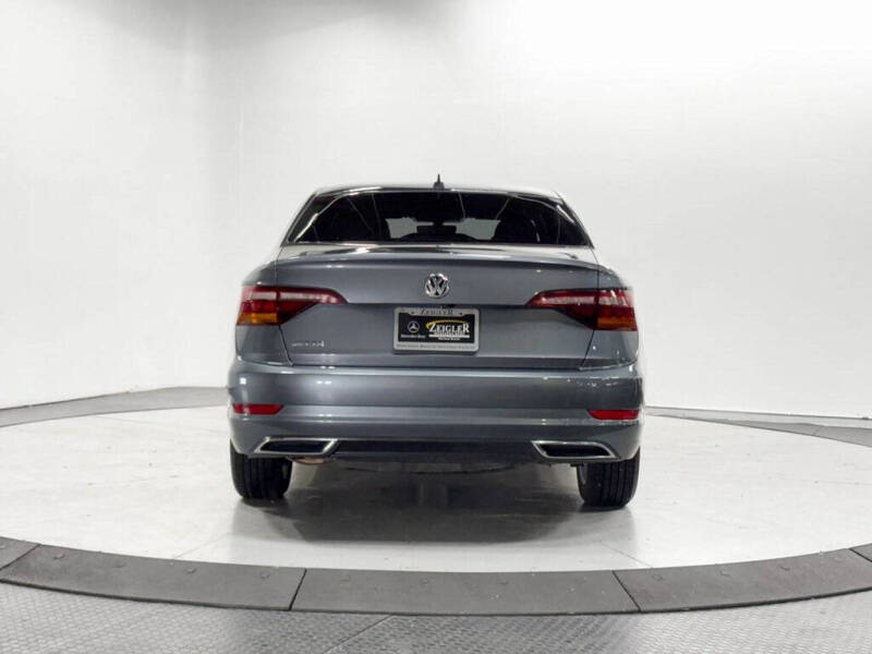 2019 Volkswagen Jetta R-Line