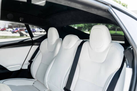 2022 Tesla Model S Plaid