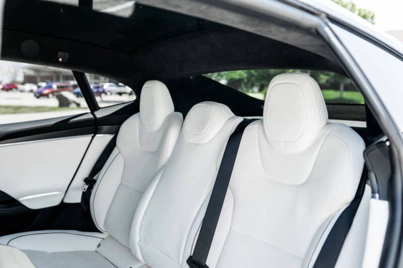 2022 Tesla Model S Plaid