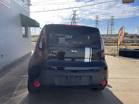 2015 Kia Soul +