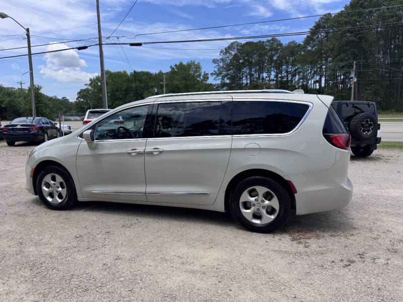 2017 Chrysler Pacifica Touring-L Plus
