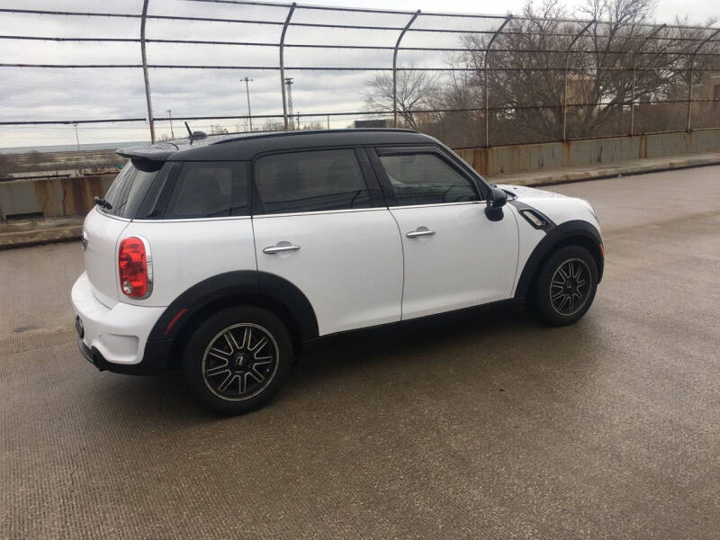 2014 MINI Countryman Countryman S photo 20