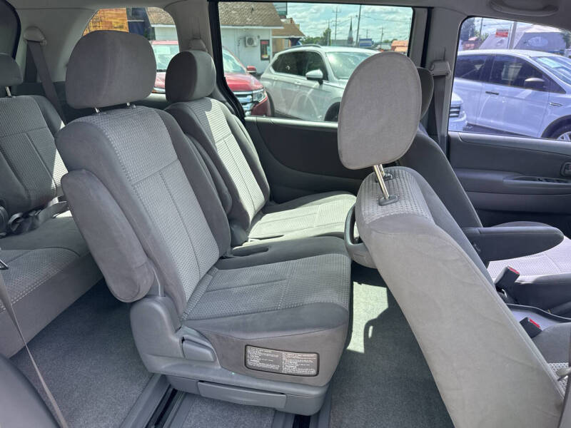 2005 Mazda MPV LX