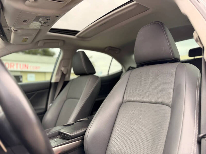2019 Lexus IS 300