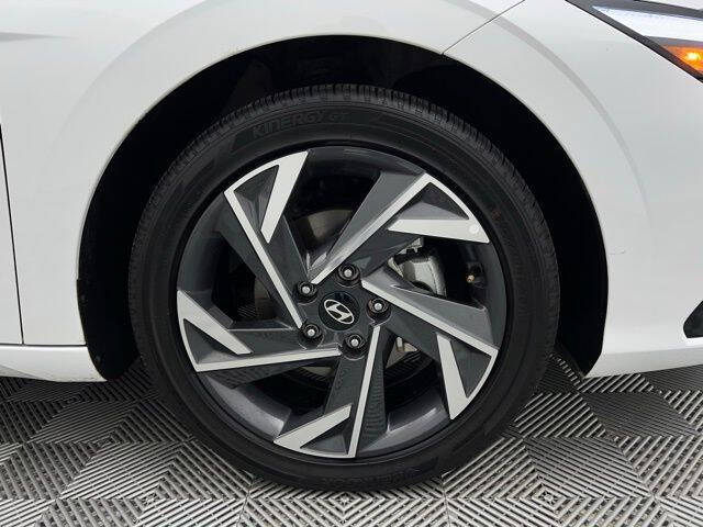 2025 Hyundai Elantra Hybrid Limited