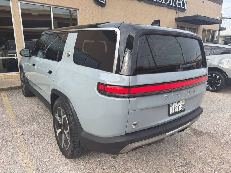 2024 Rivian R1S