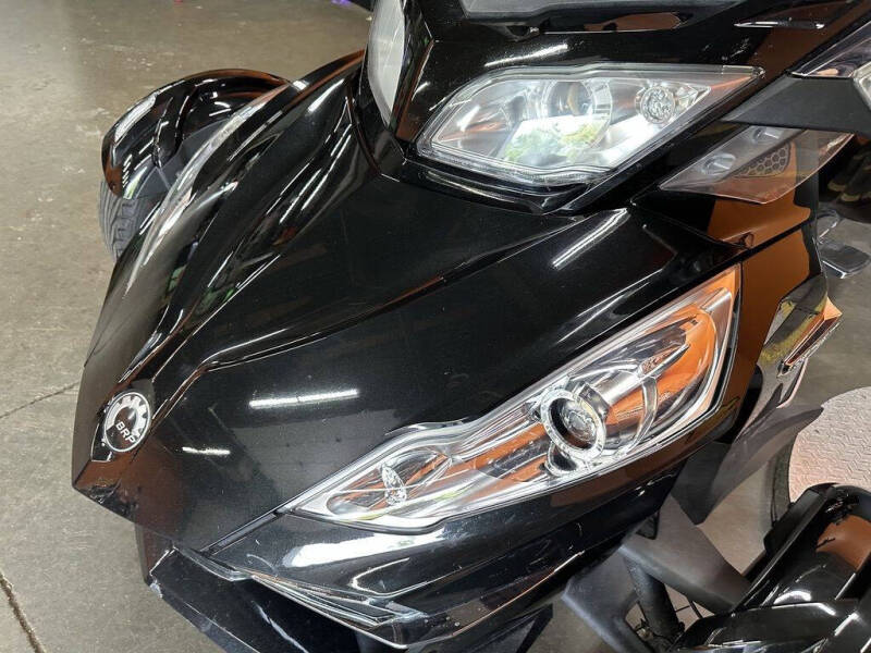 2016 Can-Am Spyder® RT Limited 6-Spee