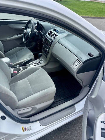 2012 Toyota Corolla LE