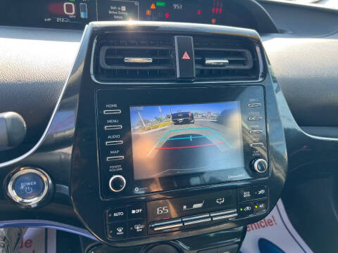 2022 Toyota Prius LE