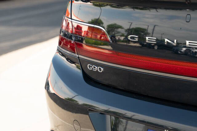 2022 Genesis G90