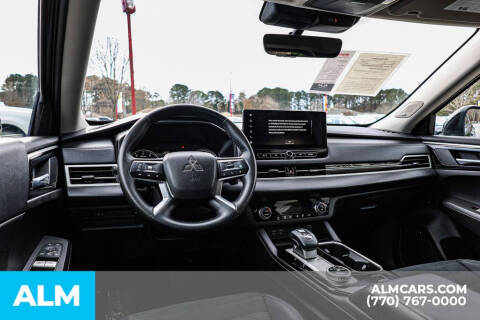 2025 Mitsubishi Outlander SE