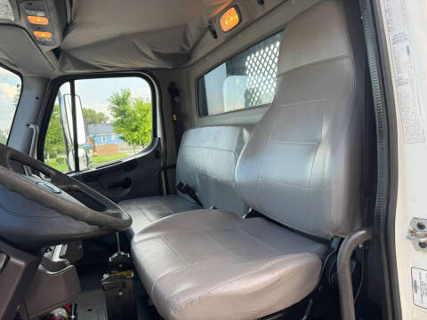 2015 Freightliner M2 106
