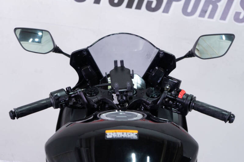 2023 Yamaha YZF-R3 ABS