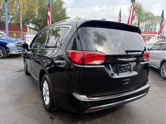 2020 Chrysler Pacifica Touring L