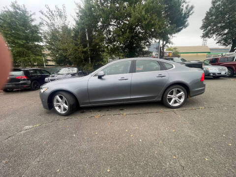 2017 Volvo S90 T5 Momentum