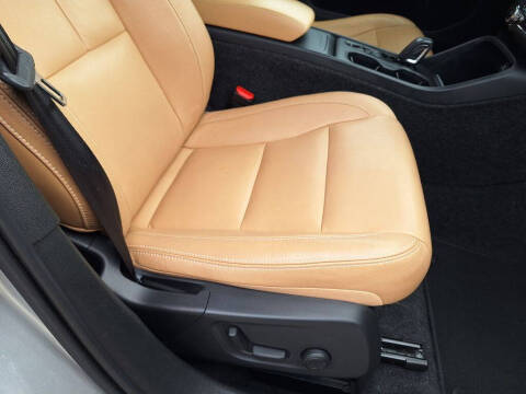 2019 Volvo XC40 T5 Momentum