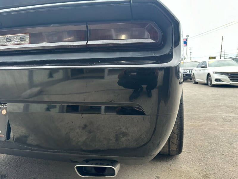 2014 Dodge Challenger SRT8 Core