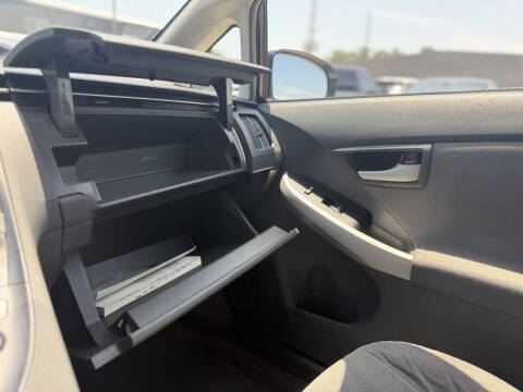 2010 Toyota Prius III