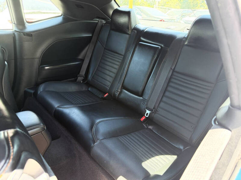 2016 Dodge Challenger R/T Plus Shaker