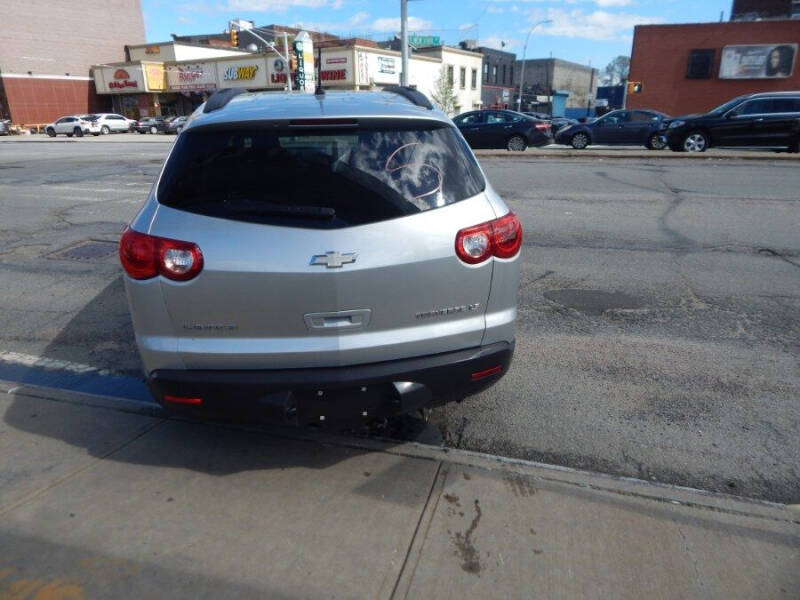 2010 Chevrolet Traverse LS