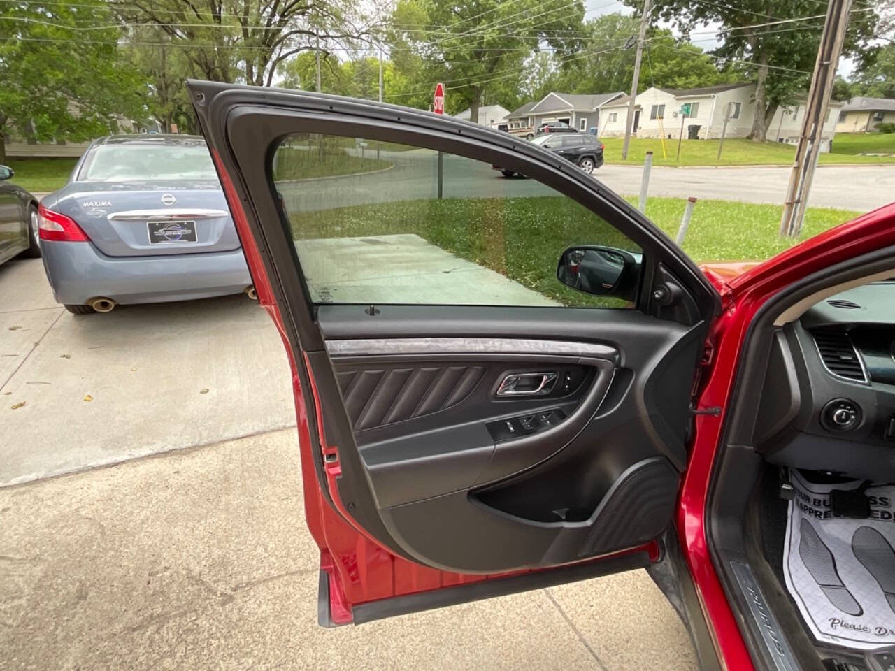 2012 Ford Taurus for sale at Auto Connection in Waterloo, IA