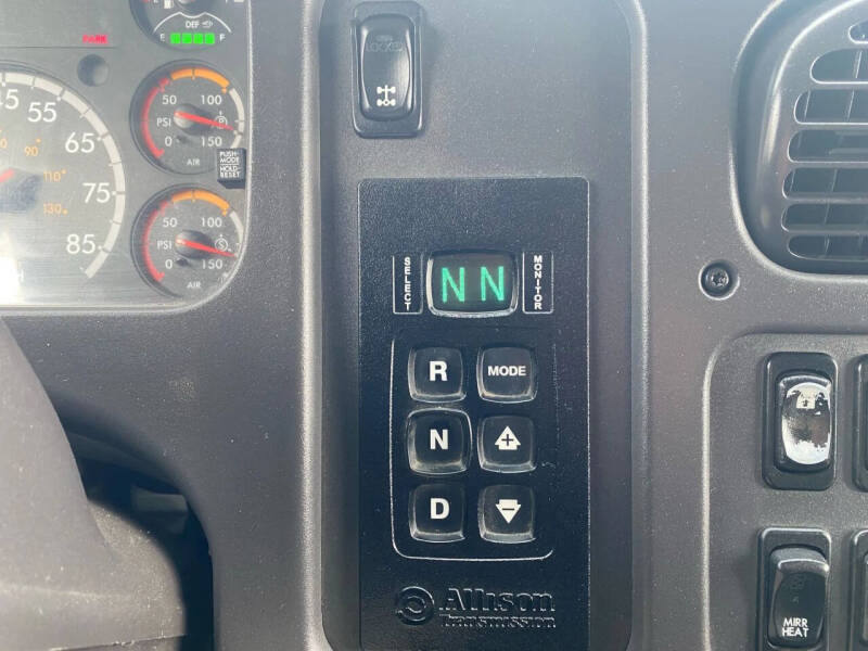2016 Freightliner M2 106