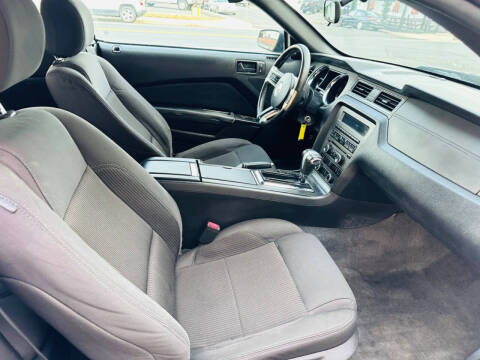 2012 Ford Mustang V6