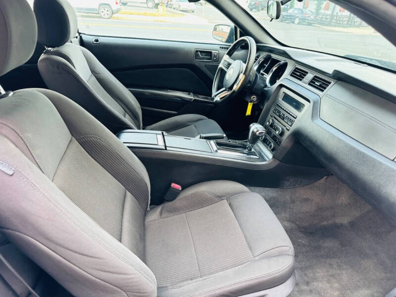 2012 Ford Mustang V6