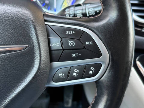 2017 Chrysler Pacifica Touring-L Plus
