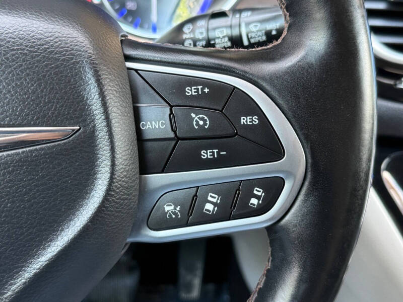 2017 Chrysler Pacifica Touring-L Plus