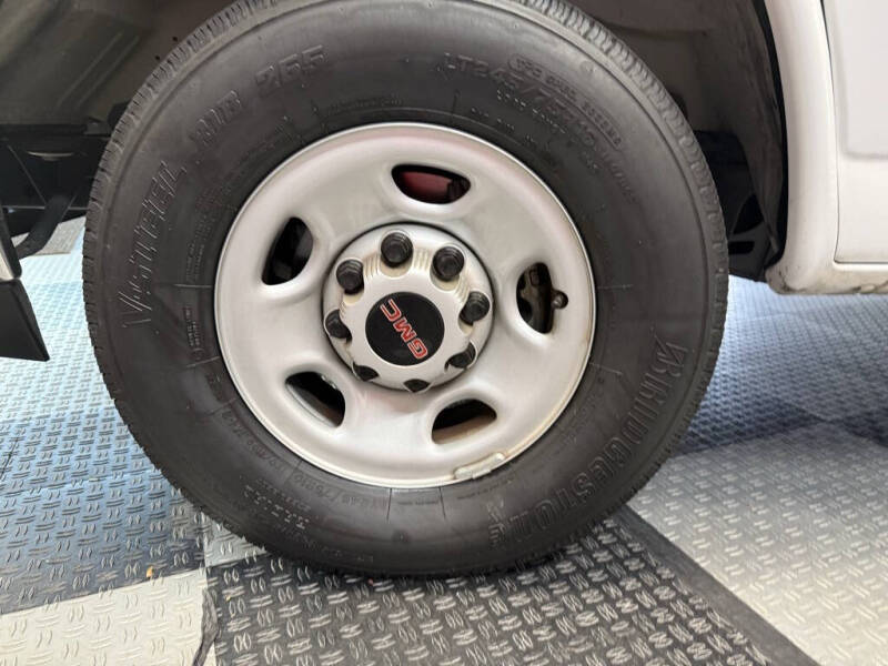 2024 GMC Savana 2500