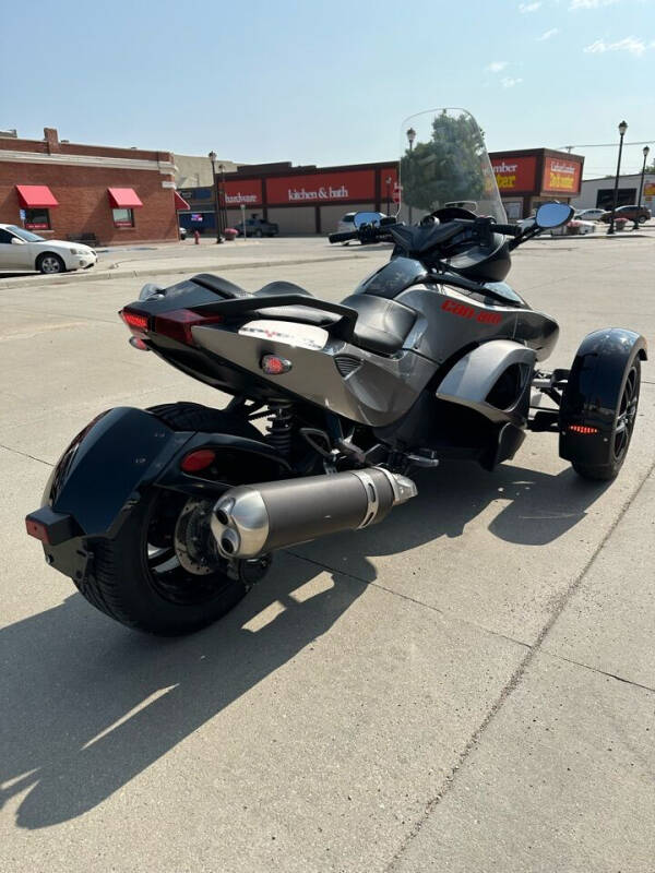 2011 Can-Am SPYDER ROADSTER