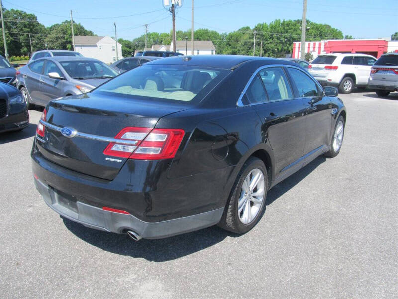 2015 Ford Taurus