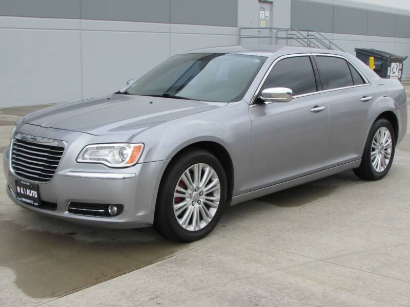 2014 Chrysler 300 for sale at R & I Auto in Lake Bluff IL
